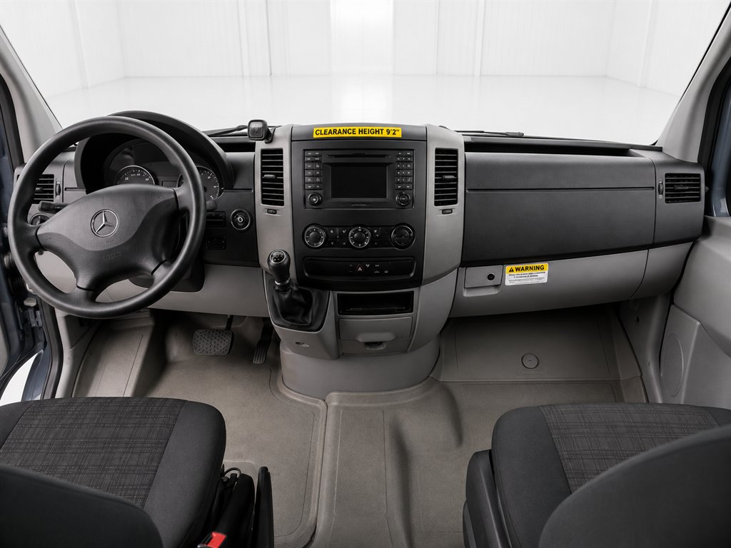 2018 Mercedes-Benz Sprinter Cargo Van Base - Photo 8