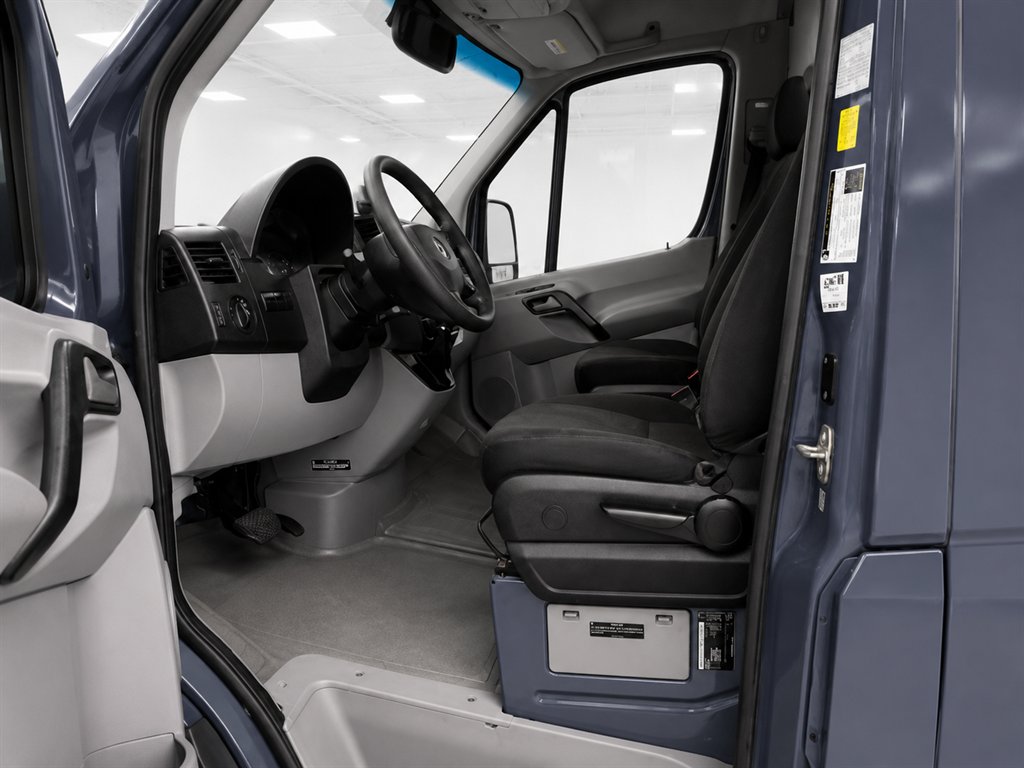 2018 Mercedes-Benz Sprinter Cargo Van Base - Photo 9